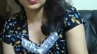 Indian Aunt With Large Breasts Engages In Video Call With Her Boyfriend