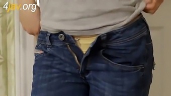 A Friendly Encounter With An Asian Milf